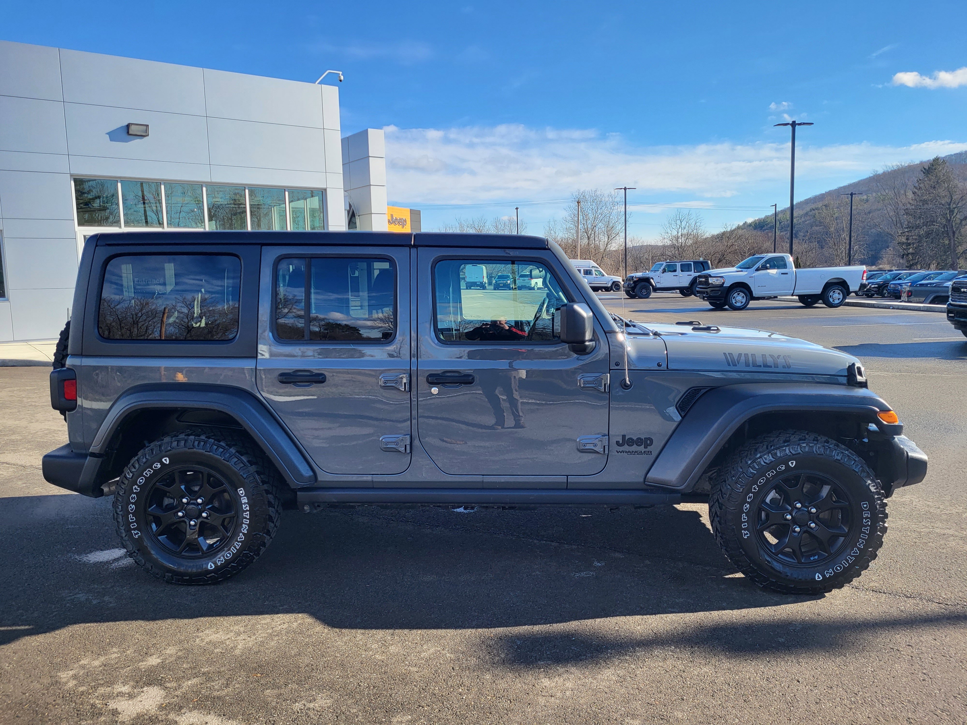 Used 2020 Jeep Wrangler Unlimited Sport image 9