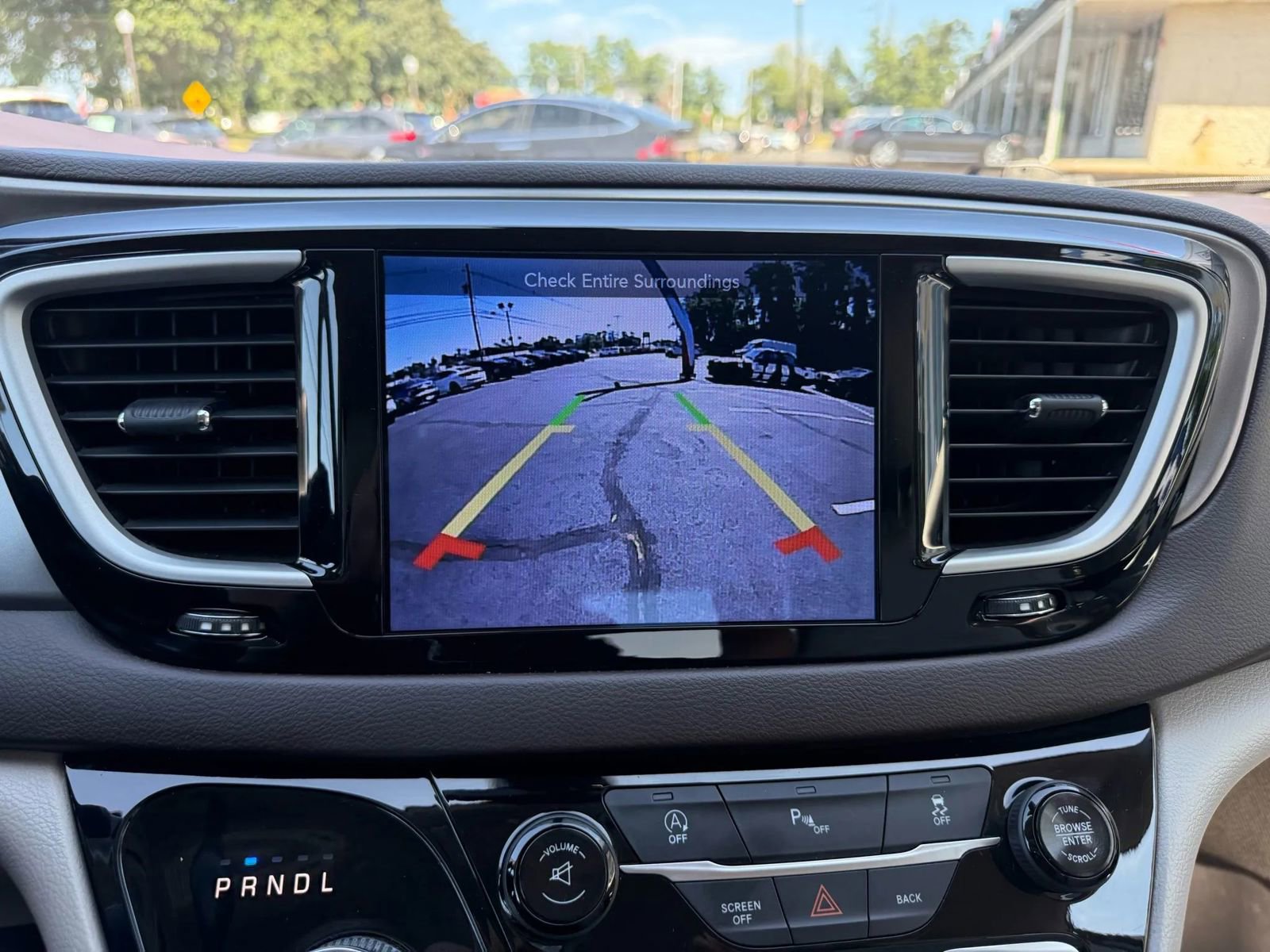 Used 2017 Chrysler Pacifica Touring-L image 23