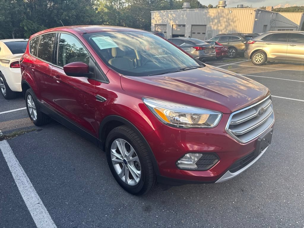 Used 2017 Ford Escape SE w/ SE Cold Weather Package AWD/4WD image 1