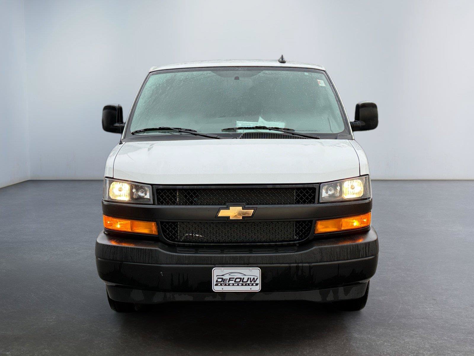 Used 2025 Chevrolet Express 2500 Extended w/ Driver Convenience Package RWD image 8
