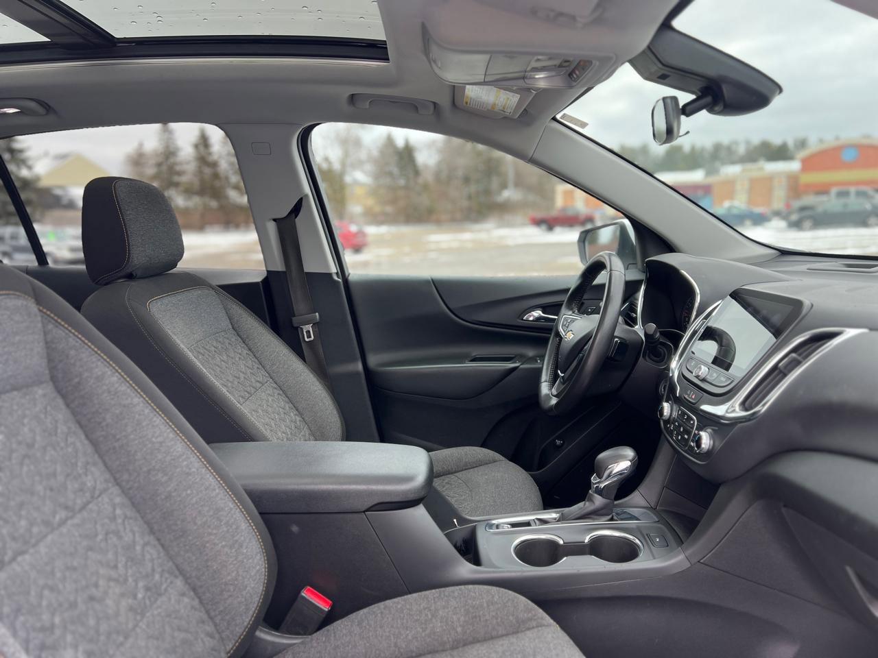 Used 2022 Chevrolet Equinox LT image 44