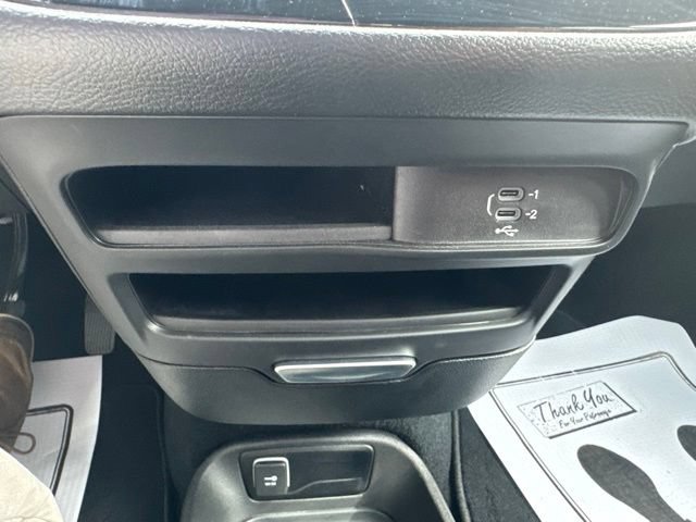 Used 2026 Chrysler Pacifica Select FWD image 24
