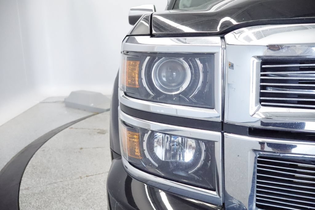 Used 2015 Chevrolet Silverado 1500 High Country w/ High Country Premium Package AWD/4WD image 12
