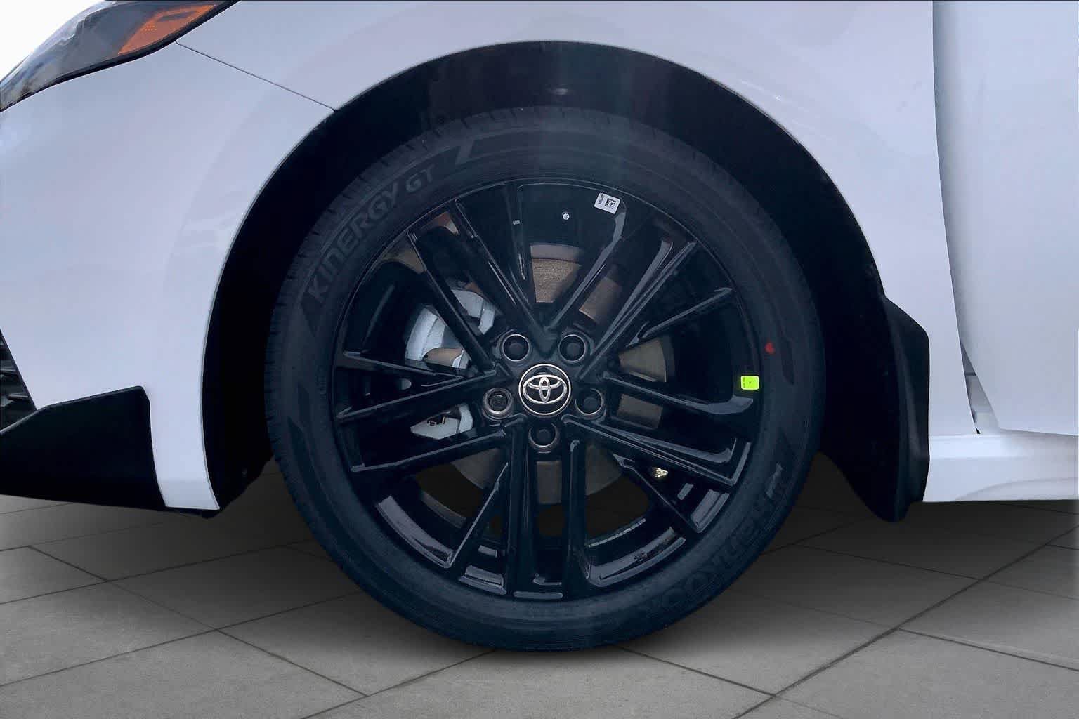 New 2026 Toyota Camry SE w/ Convenience Package FWD image 11