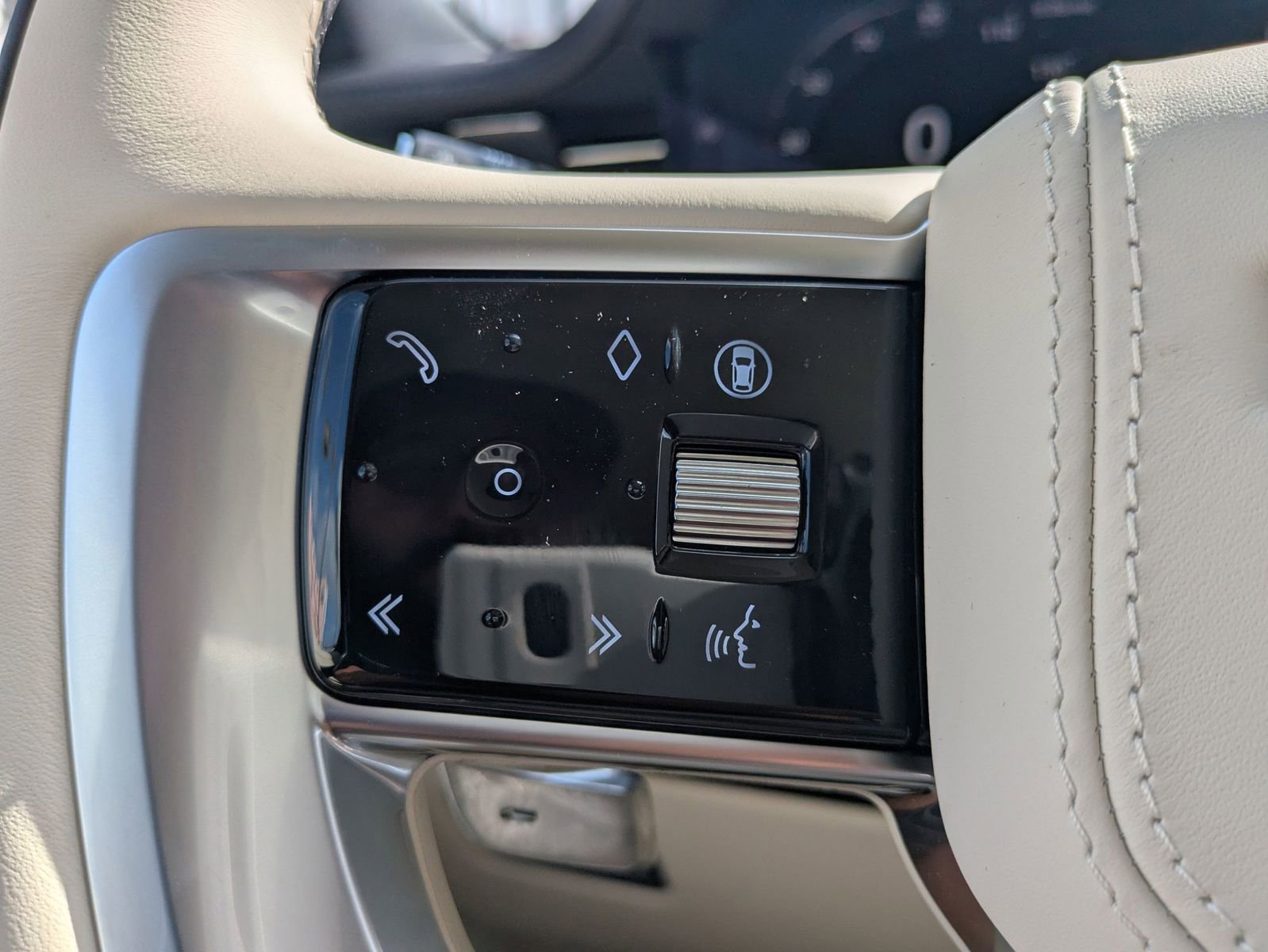 New 2026 Land Rover Range Rover SE AWD/4WD image 17