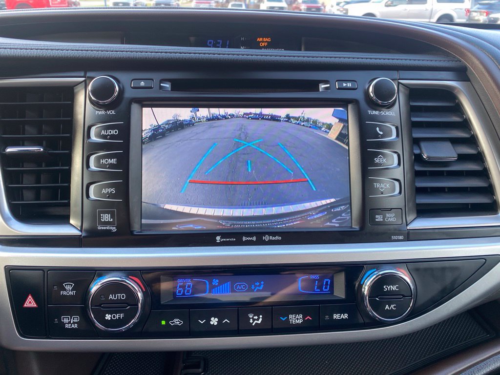 Used 2018 Toyota Highlander Limited w/ Protection Package #3 AWD/4WD image 29