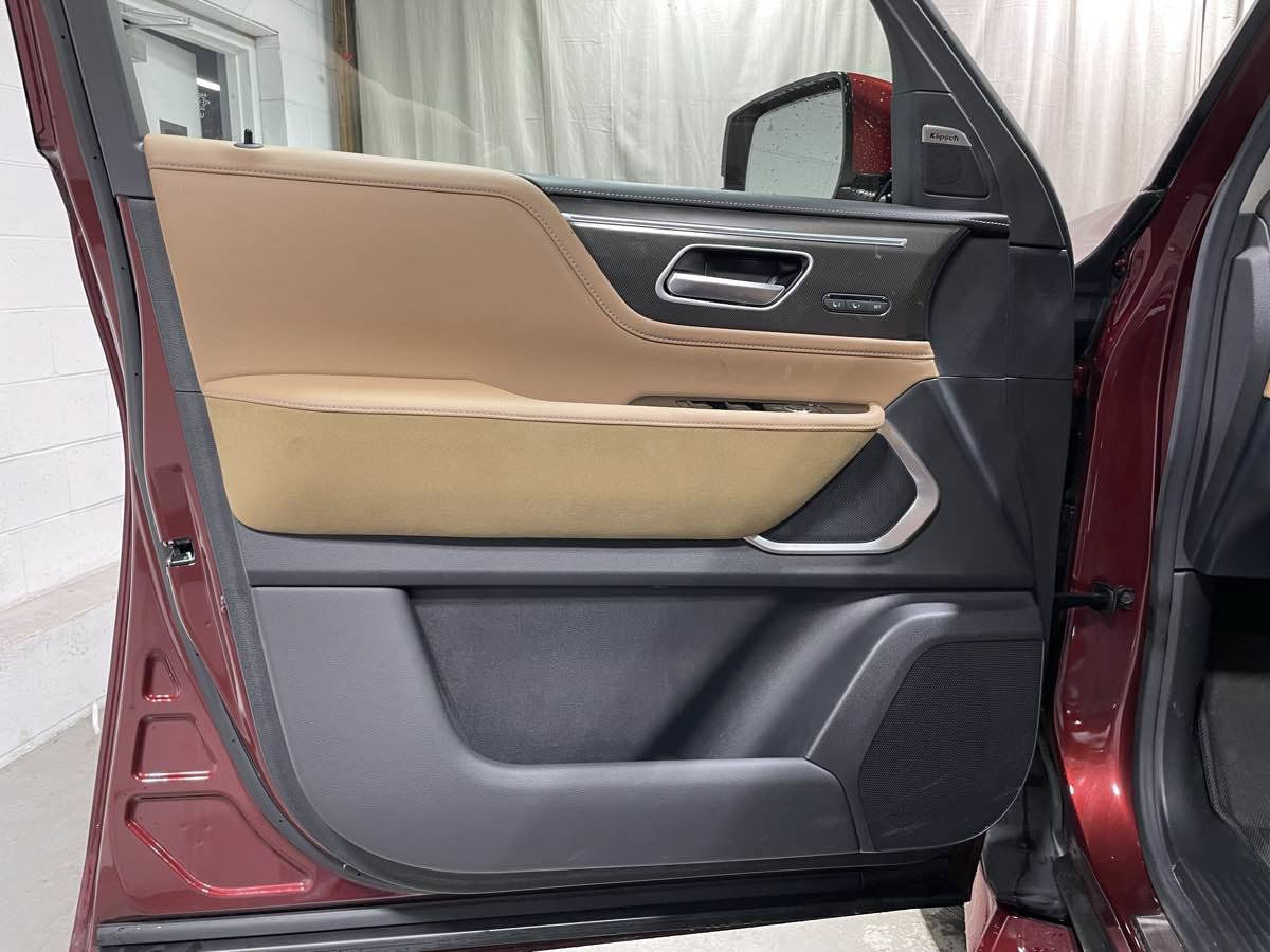 Used 2025 INFINITI QX80 Luxe AWD/4WD image 8