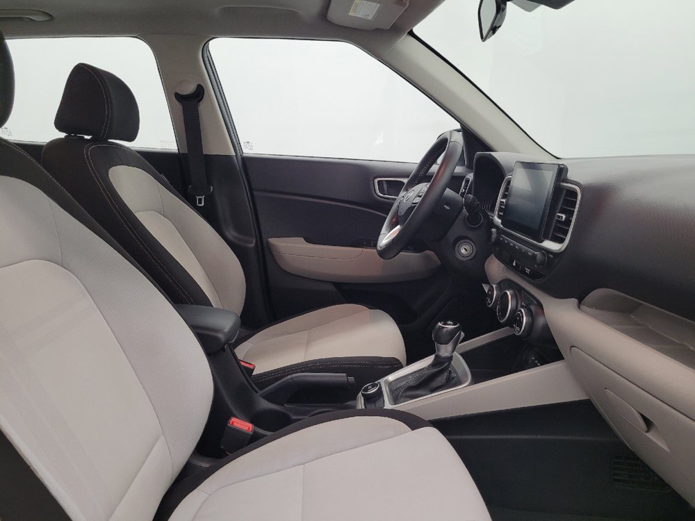 Used 2023 Hyundai Venue SEL FWD image 21