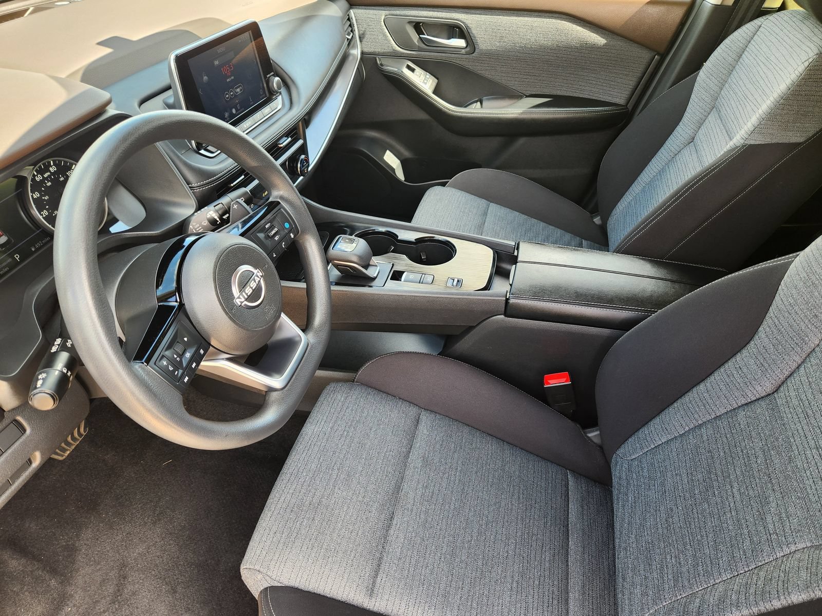 Used 2023 Nissan Rogue SV FWD image 16
