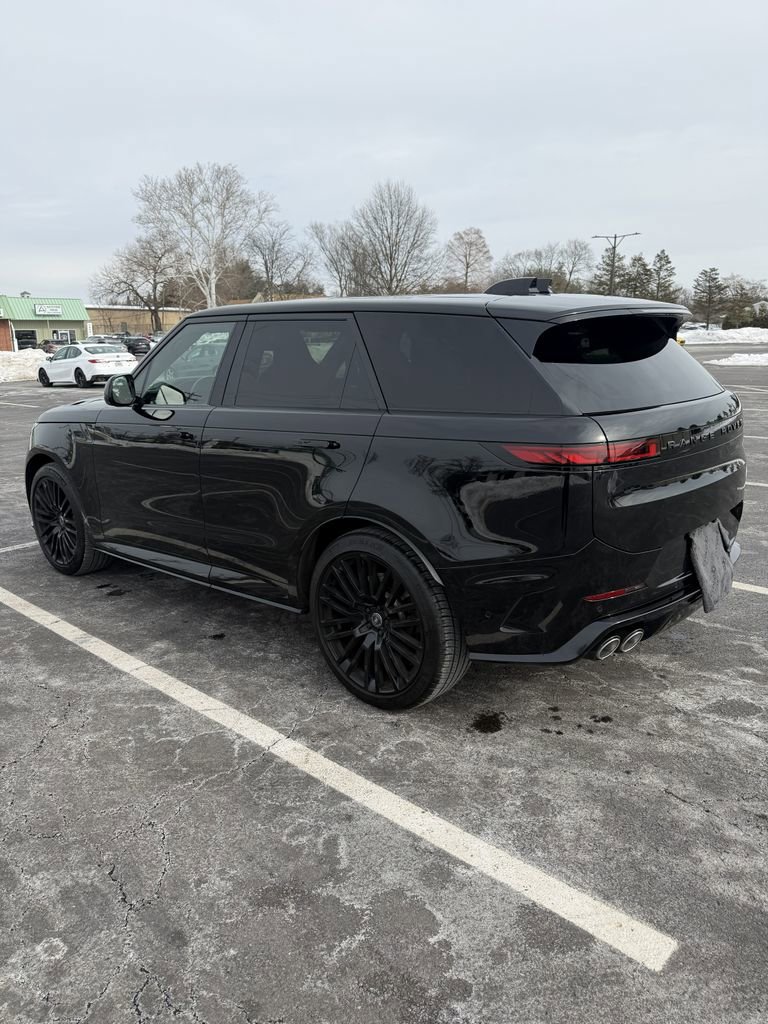 Used 2024 Land Rover Range Rover Sport AWD/4WD image 3