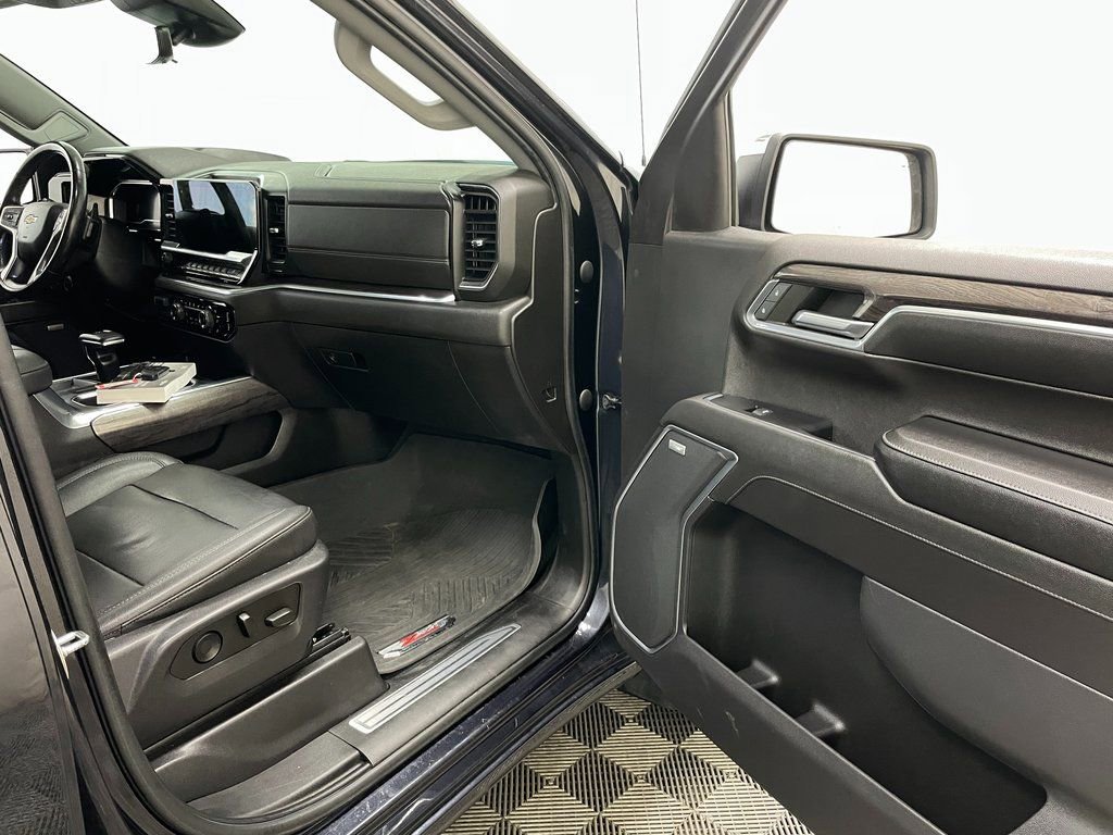 Certified 2022 Chevrolet Silverado 1500 LTZ w/ LTZ Premium Package image 40