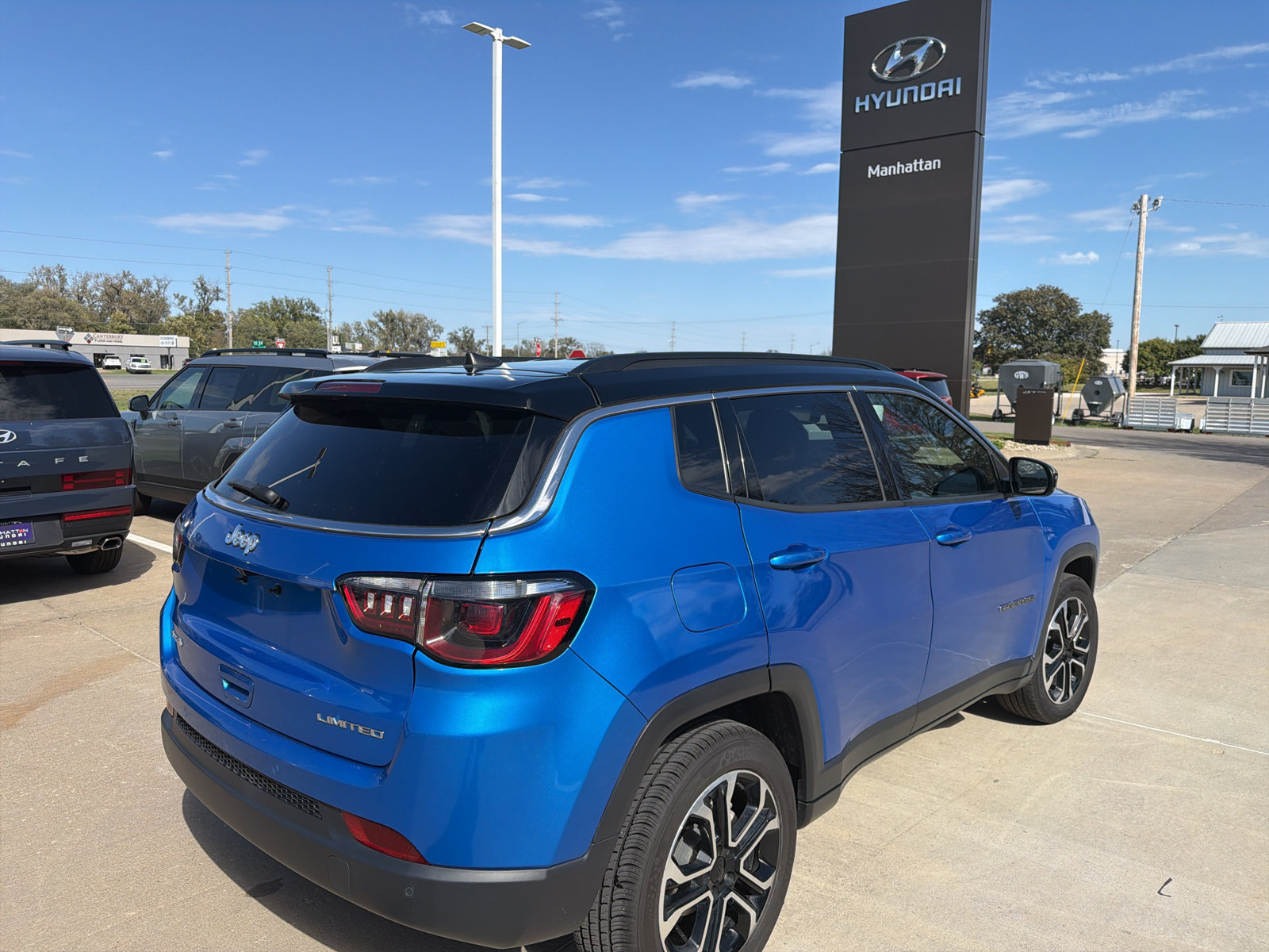 Used 2024 Jeep Compass Limited AWD/4WD image 8