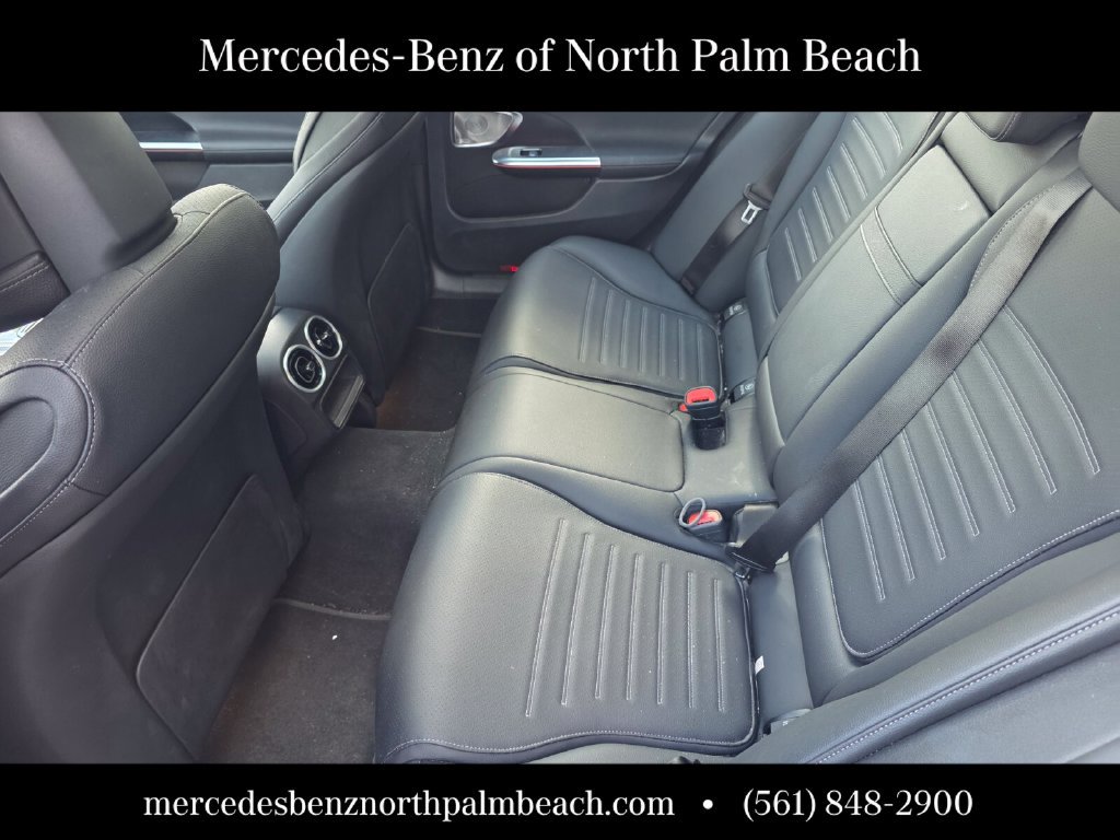 Used 2023 Mercedes-Benz C 300 4MATIC Sedan image 13