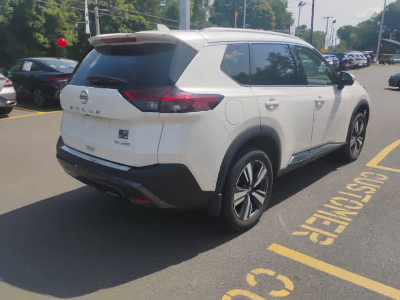 Used 2023 Nissan Rogue SL w/ SL Premium Package AWD/4WD image 5