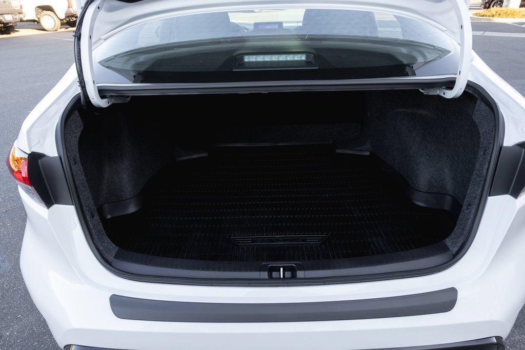 Used 2026 Toyota Corolla SE FWD image 8