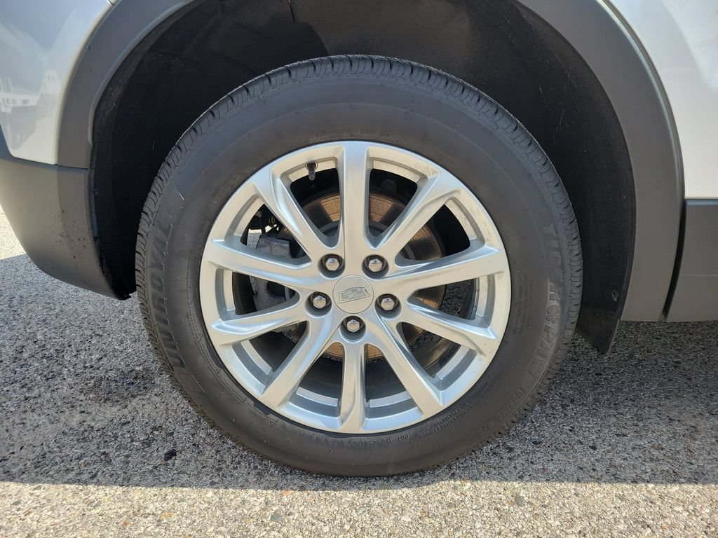 Certified 2022 Cadillac XT4 Luxury w/ Cold Weather Package FWD image 5