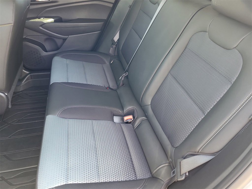 Certified 2025 Chevrolet Trax LT w/ Driver Confidence Package image 8