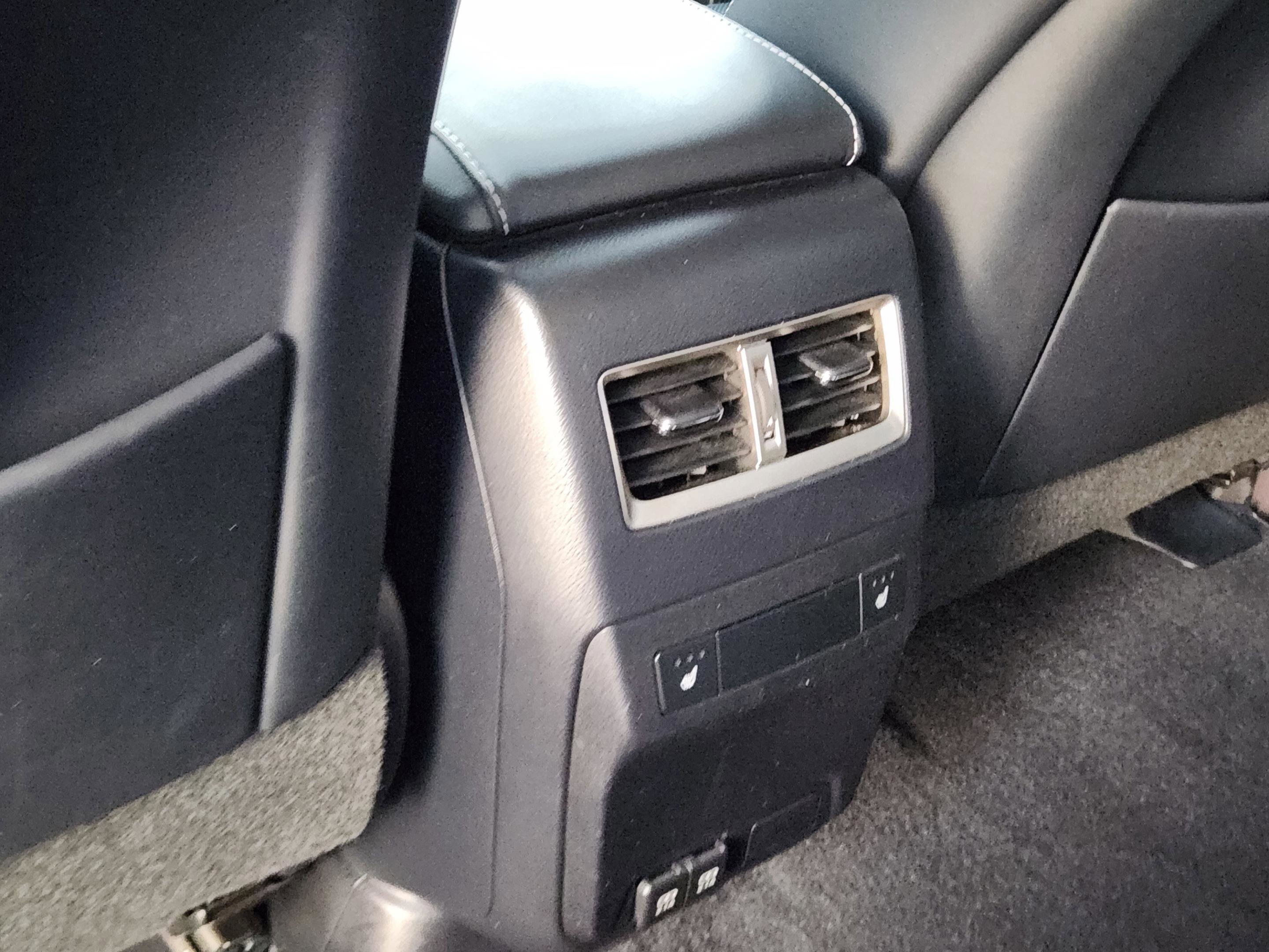 Used 2020 Lexus RX 450hL Luxury w/ Accessory Package image 36