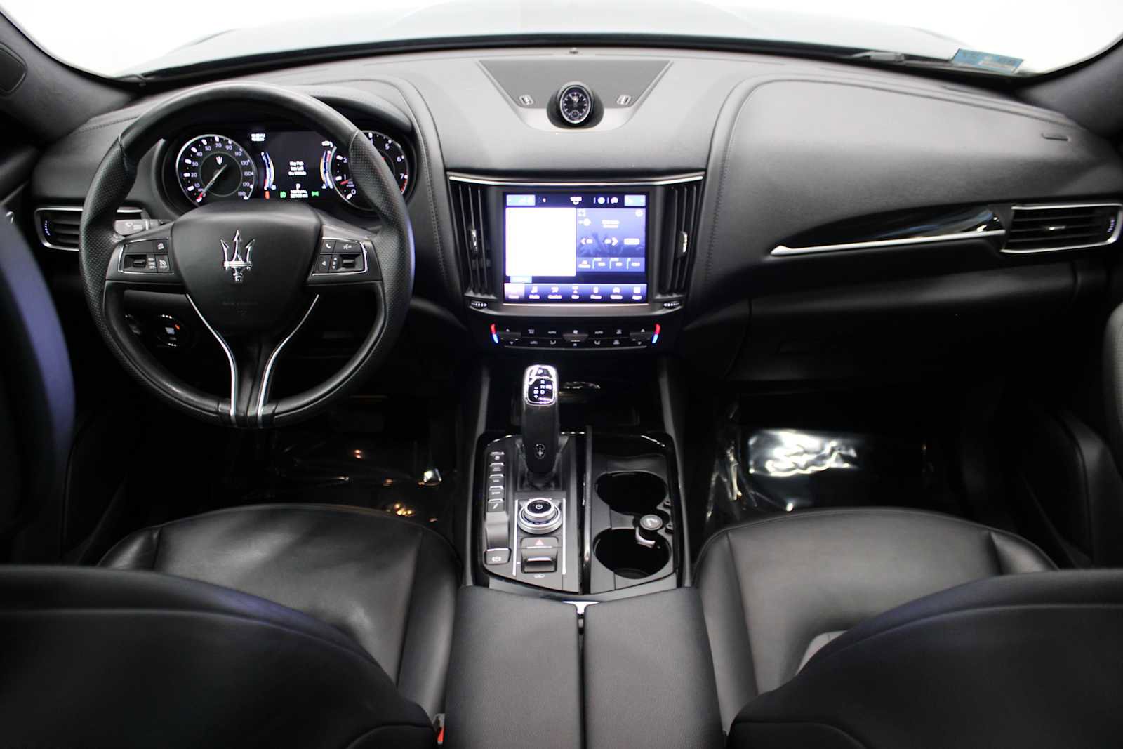 Used 2021 Maserati Levante image 19