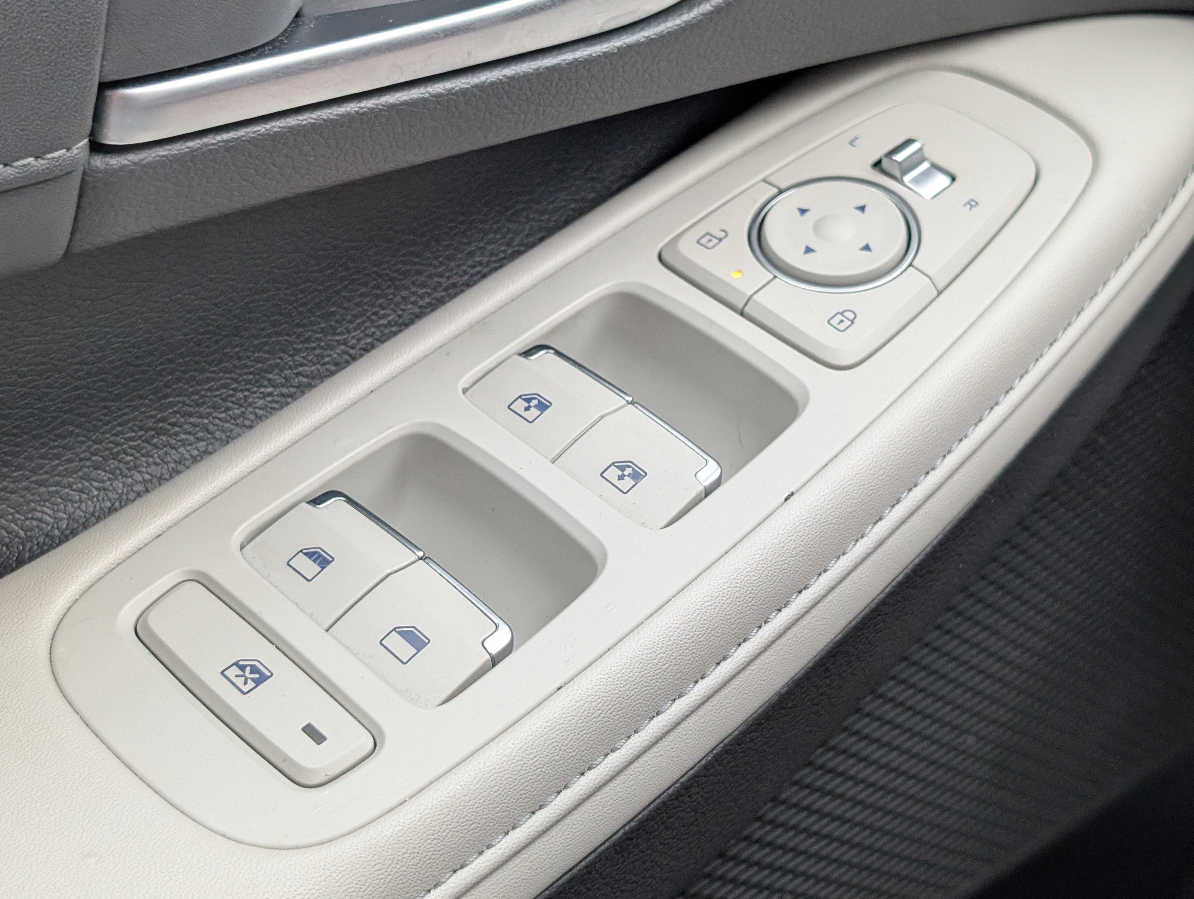 Used 2024 Hyundai Sonata Limited FWD image 24