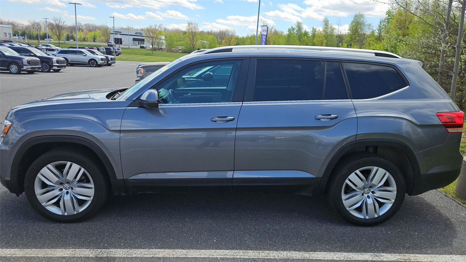 Used 2019 Volkswagen Atlas SE w/ Panoramic Sunroof Package AWD/4WD image 4