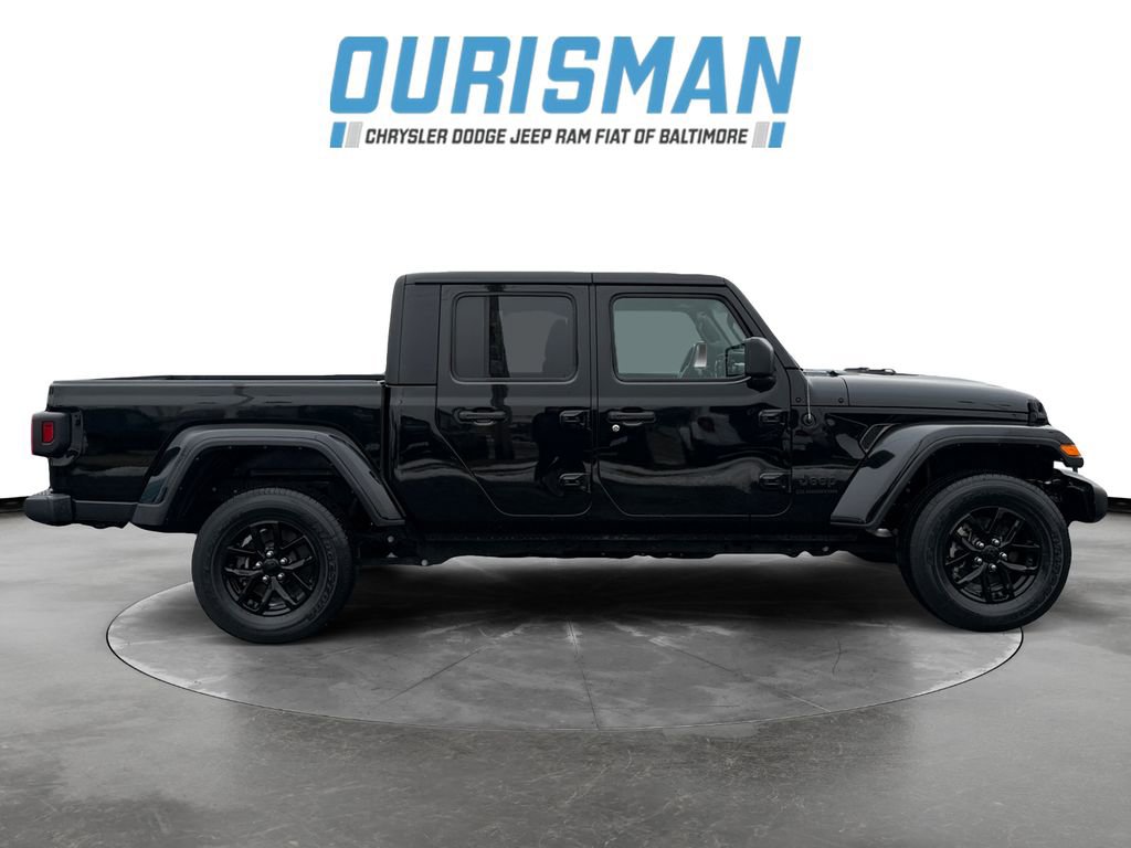 Used 2022 Jeep Gladiator Sport image 7