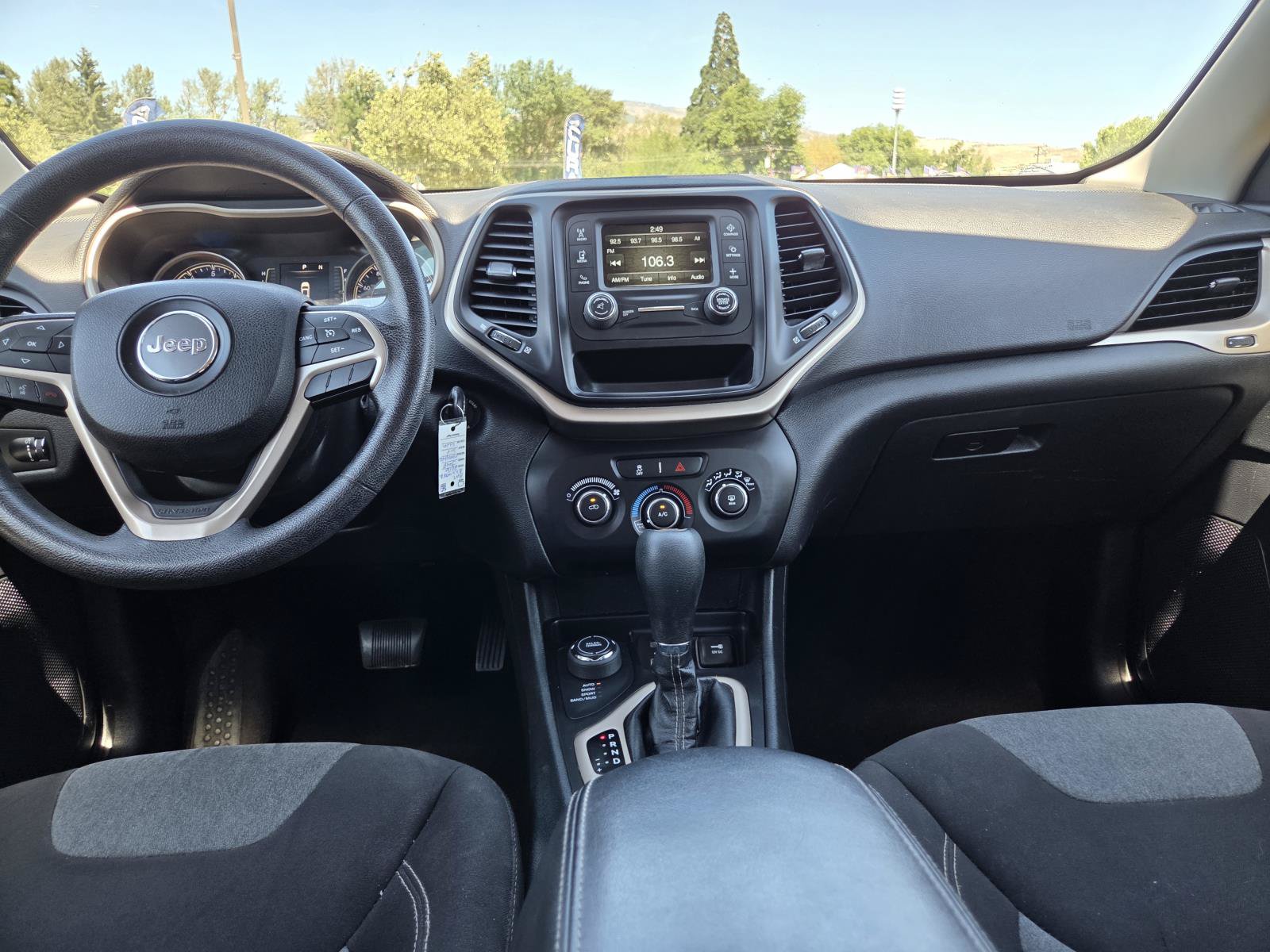 Used 2016 Jeep Cherokee Sport AWD/4WD image 15