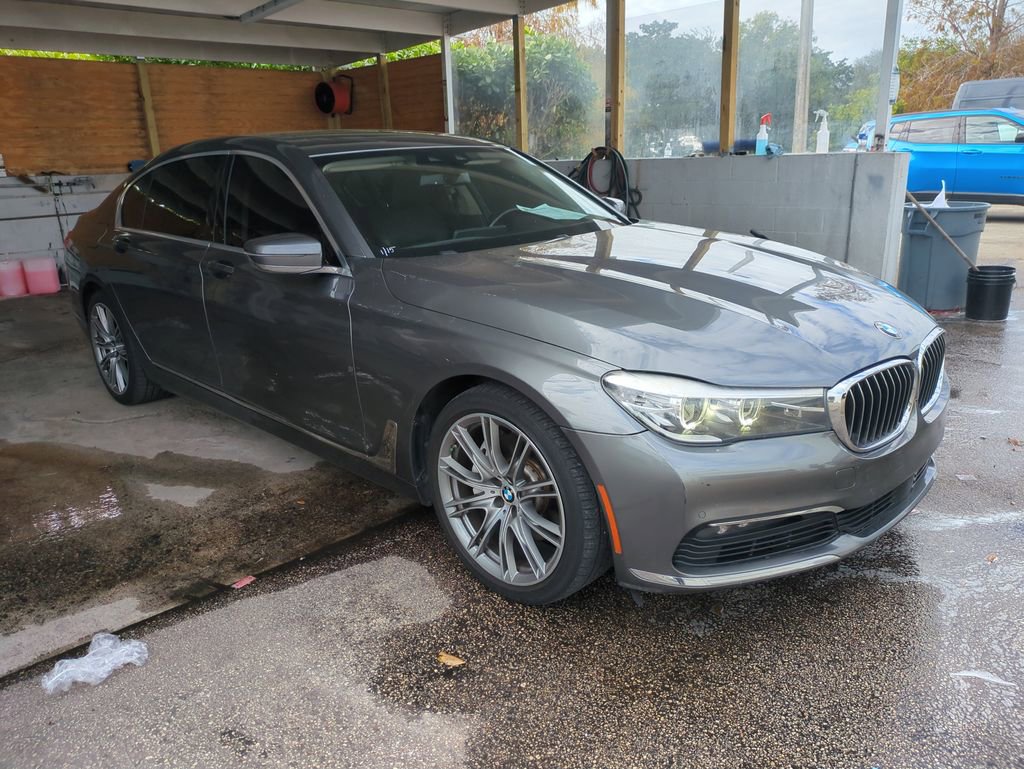 Used 2018 BMW 740i image 2