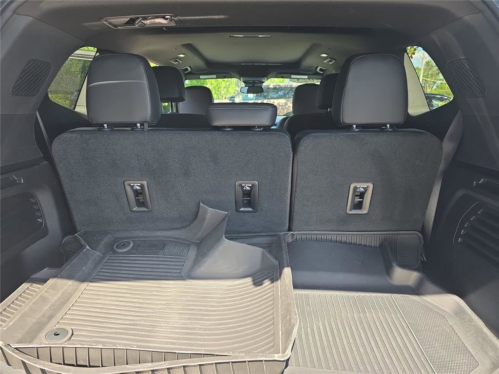 Used 2025 Buick Enclave Sport Touring w/ Power Package image 13