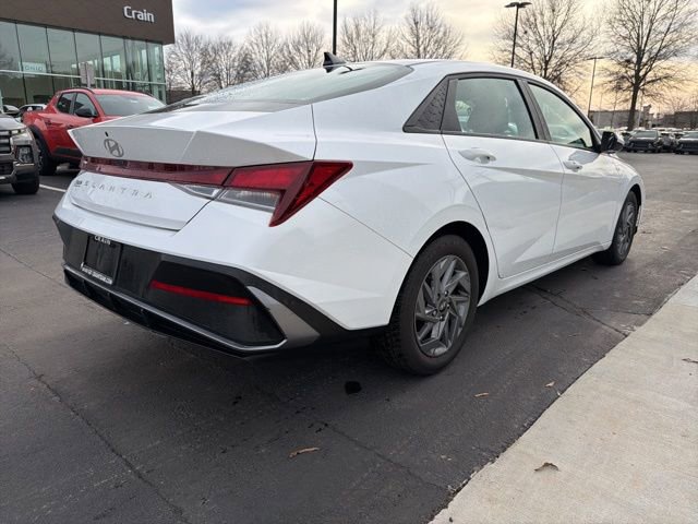 Certified 2024 Hyundai Elantra SEL image 7