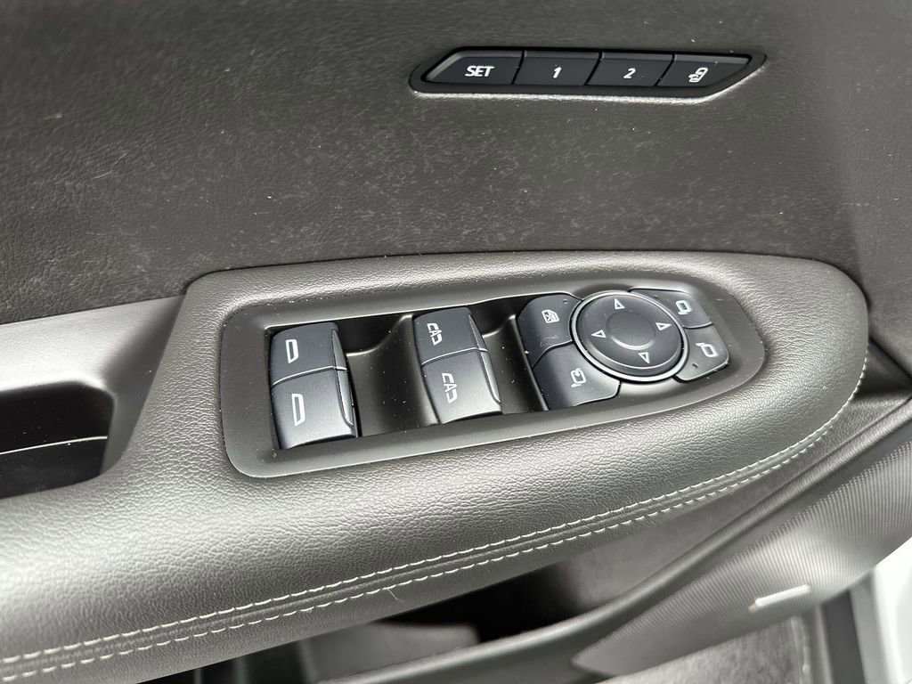 Used 2025 Cadillac XT6 Premium Luxury FWD image 13