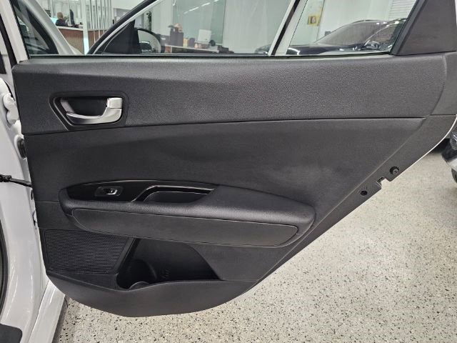 Used 2020 Kia Optima SX image 29