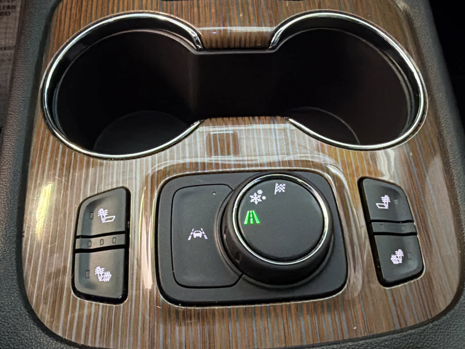 Used 2023 GMC Acadia SLE w/ Driver Convenience Package image 49