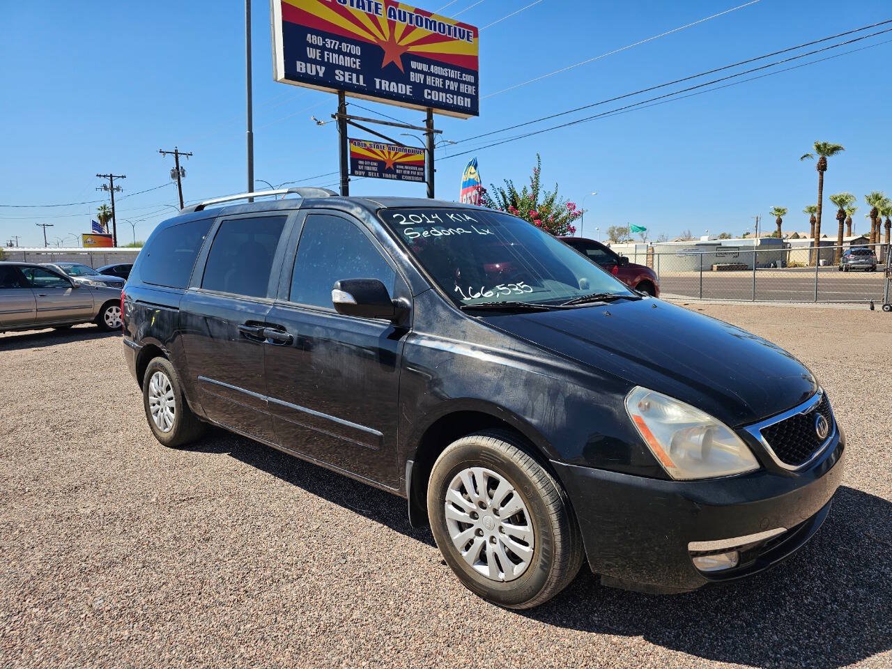 Used 2014 Kia Sedona LX FWD image 2