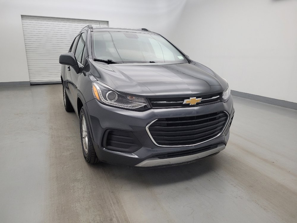 Used 2019 Chevrolet Trax LT w/ Sun & Sound Package FWD image 14