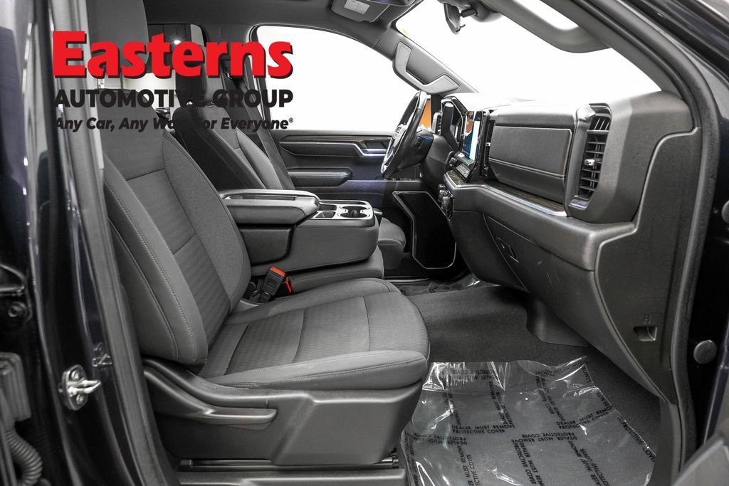 Used 2022 Chevrolet Silverado 1500 LT w/ Convenience Package II AWD/4WD image 25