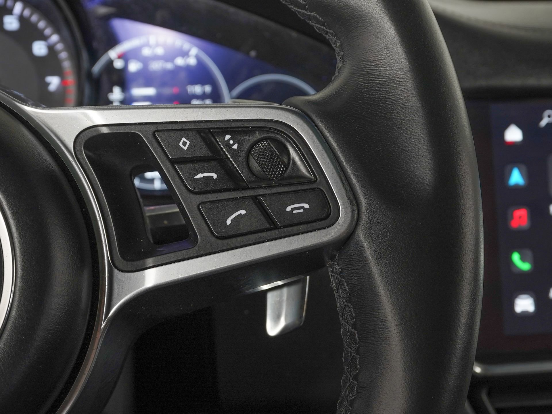 Used 2023 Porsche Cayenne image 21