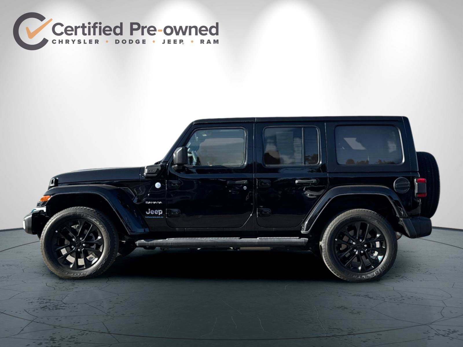 Used 2023 Jeep Wrangler Unlimited Sahara AWD/4WD image 7