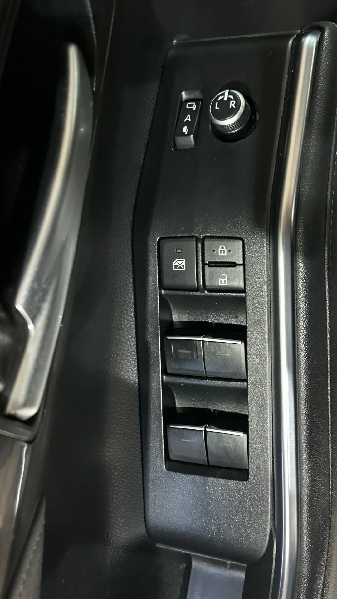 Used 2024 Toyota Highlander Platinum AWD/4WD image 44
