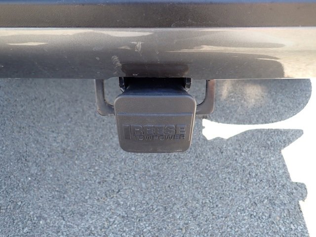 Used 2024 Nissan Titan SV image 6