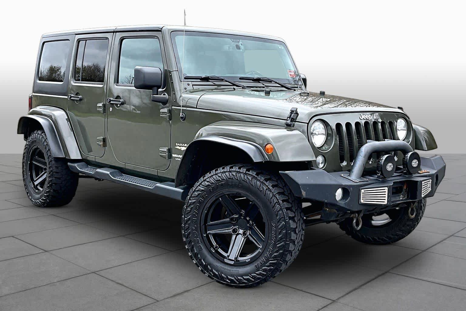 Used 2015 Jeep Wrangler Unlimited Sahara w/ Dual Top Group AWD/4WD image 3