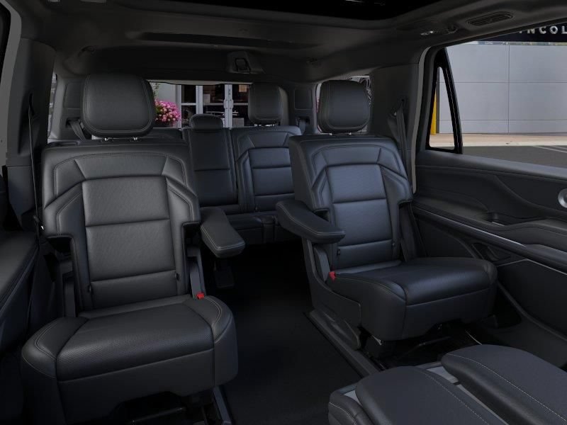 New 2026 Lincoln Navigator Reserve w/ Jet Appearance Package AWD/4WD image 11