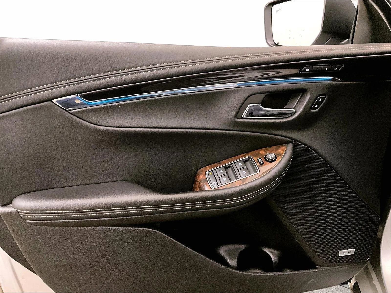 Used 2015 Chevrolet Impala LTZ image 23