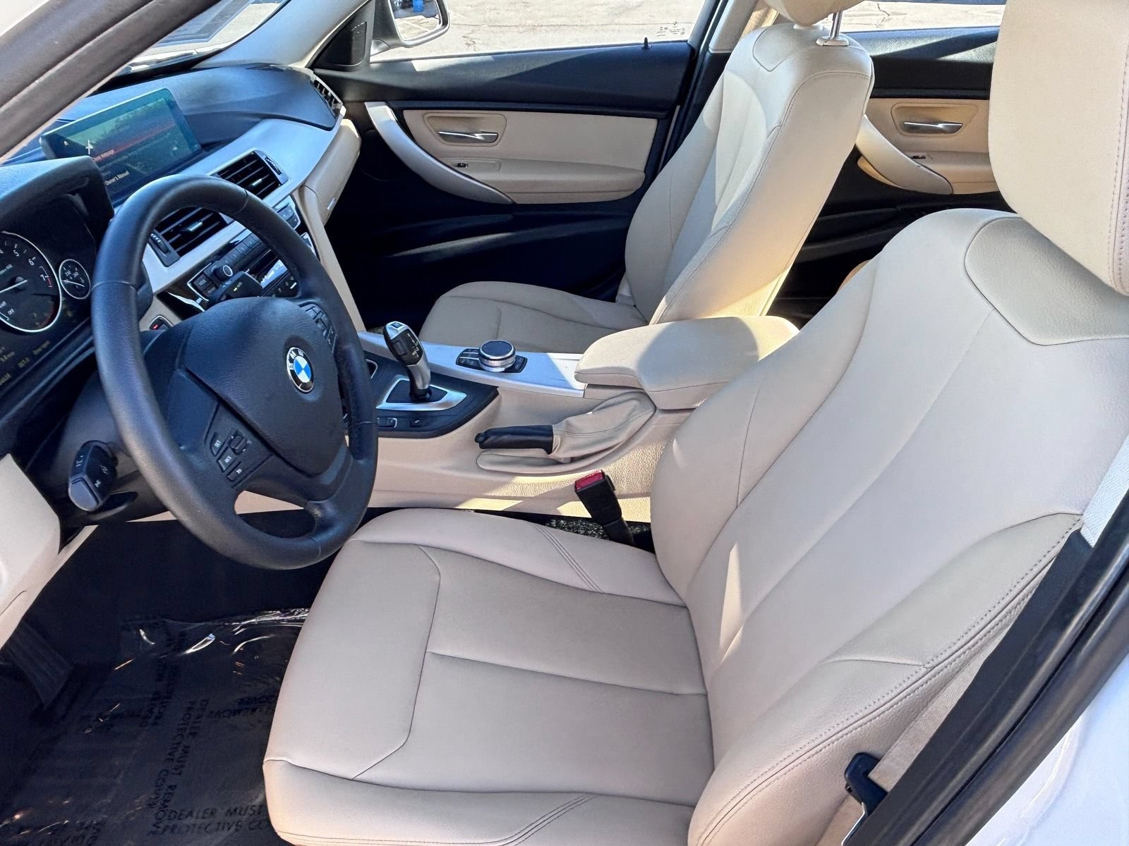 Used 2018 BMW 320i xDrive Sedan AWD/4WD image 18