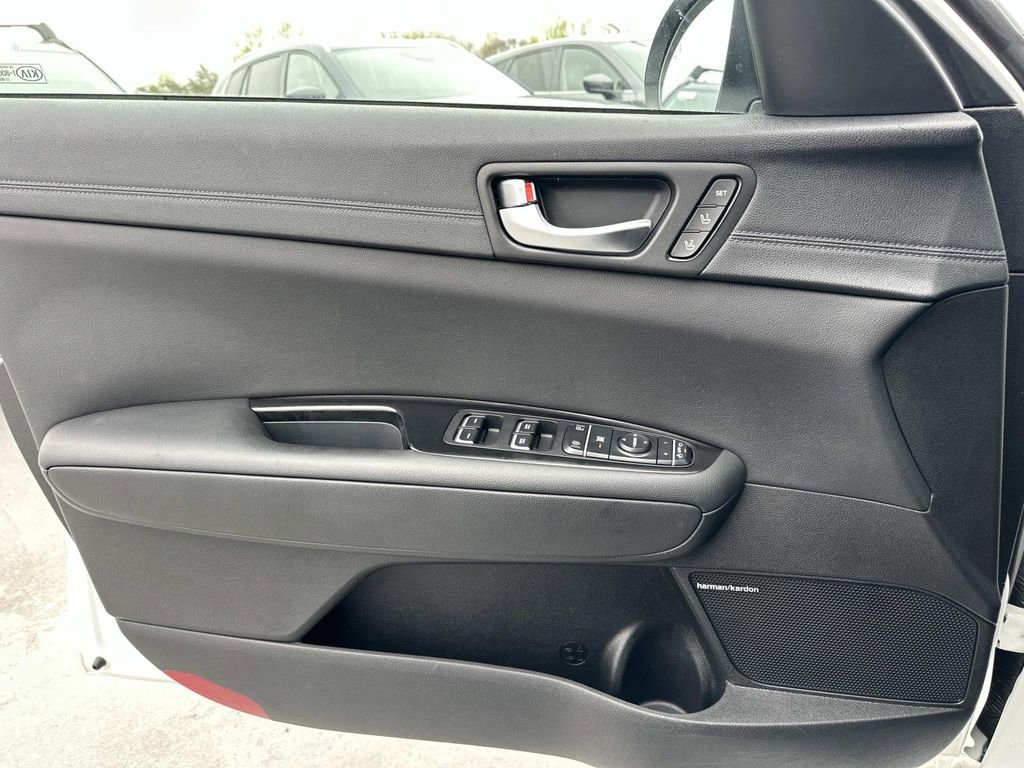 Used 2018 Kia Optima SX w/ Technology Package image 24