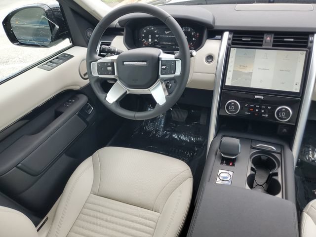 Certified 2025 Land Rover Discovery S AWD/4WD image 14