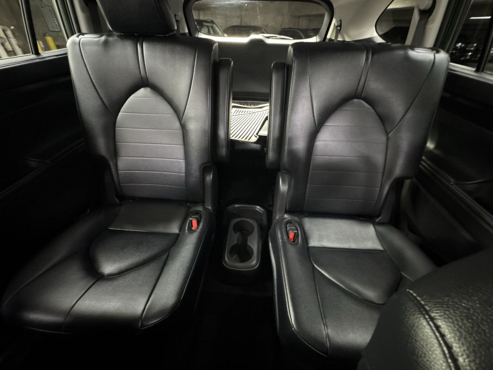 Used 2025 Toyota Highlander XLE AWD/4WD image 15