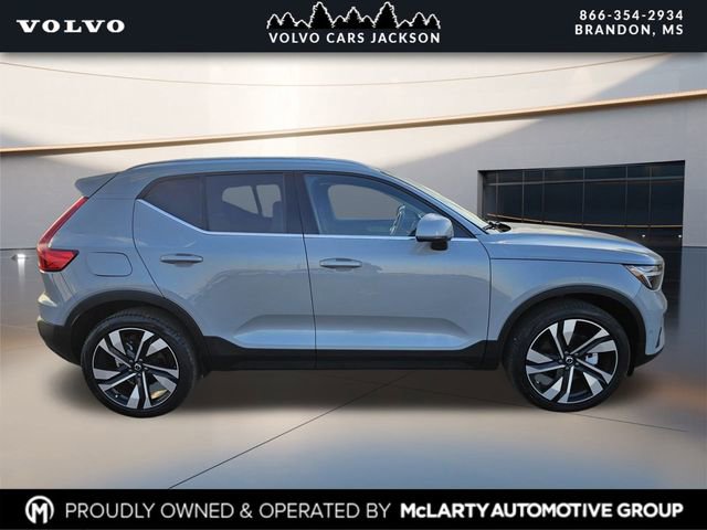Used 2024 Volvo XC40 B5 Ultimate image 3