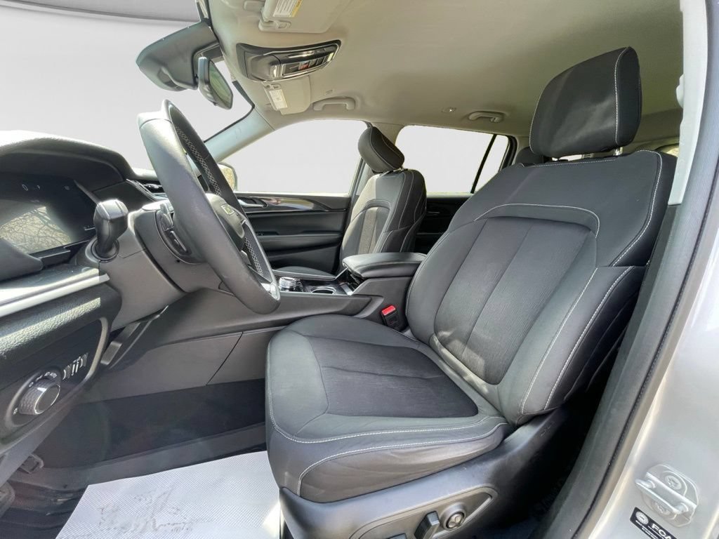Used 2023 Jeep Grand Cherokee L Laredo AWD/4WD image 28