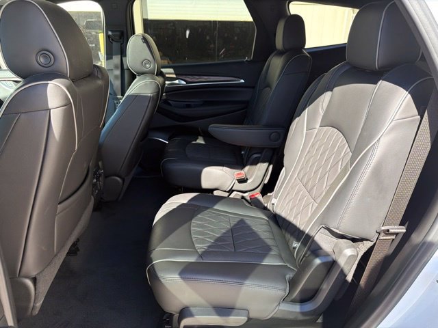 Used 2022 Buick Enclave Avenir w/ Avenir Technology Package FWD image 17